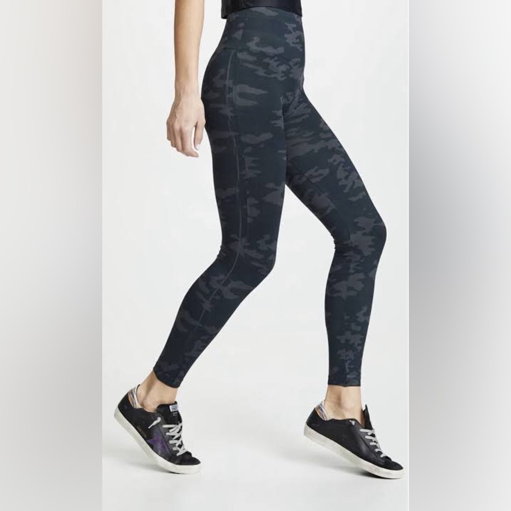 NWT SPANX Black and Gray Camo Leggings High Waist Compression Large